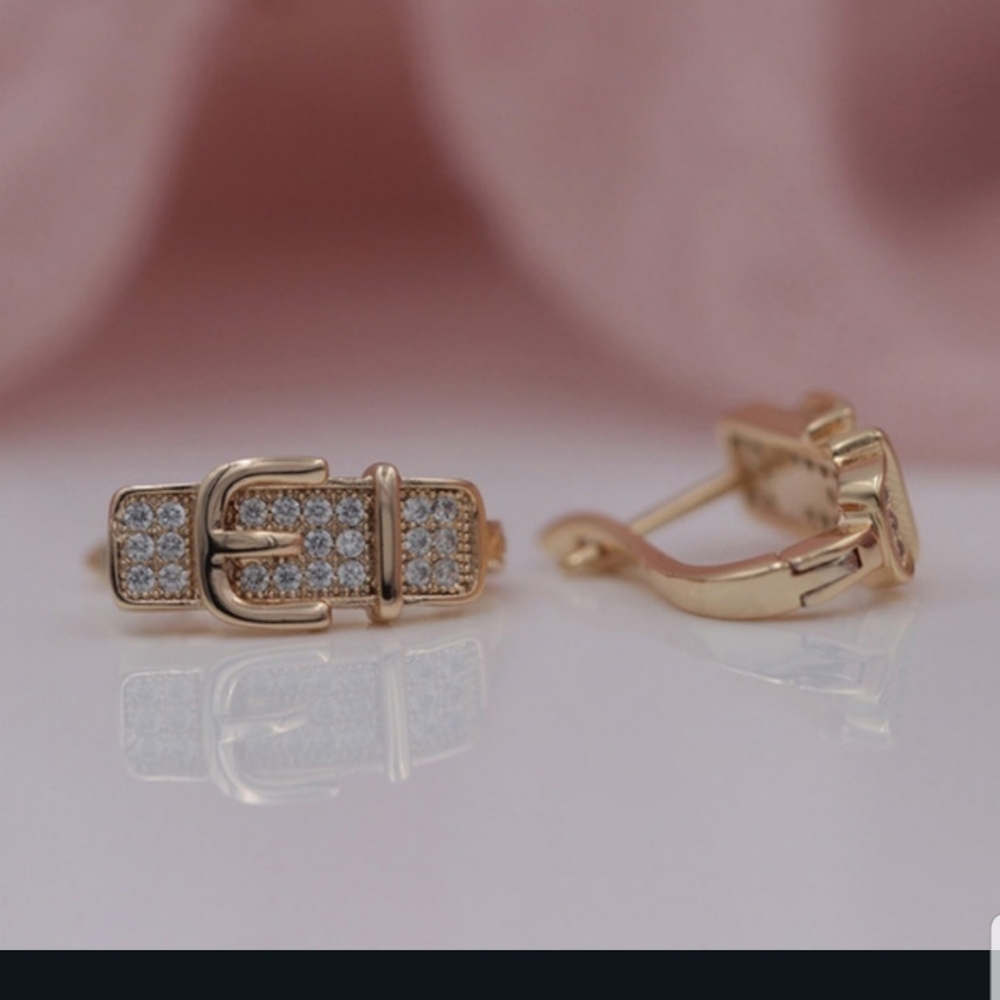Darling Belt Buckle Earrings in ROSE GOLD - Picture 3 of 10
